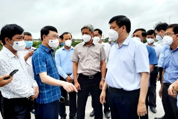 Bộ trưởng Y tế Nguyễn Thanh Long thường xuyên họp trực tuyến với Bắc Giang để có sự chỉ đạo kịp thời.