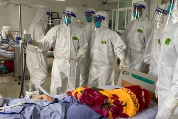Đội phản ứng nhanh Bệnh viện Chợ Rẫy tích cực hỗ trợ Bắc Giang phòng, chống dịch bệnh. (Ảnh BVCC)