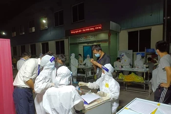 Điều động thêm gần 1.000 nhân lực y tế hỗ trợ Bắc Giang chống dịch