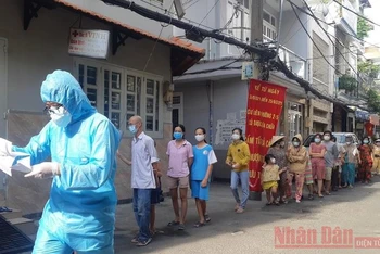 Phát hiện thêm bảy trường hợp nghi nhiễm SARS-CoV-2 tại quận Bình Thạnh, TP Hồ Chí Minh