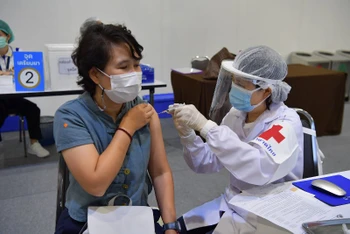 Thái Lan bắt đầu tiêm vaccine Covid-19 trên toàn quốc