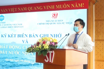 Giám đốc-Tổng Biên tập NXB Chính trị quốc gia Sự thật Phạm Minh Tuấn phát biểu tại lễ phát động.