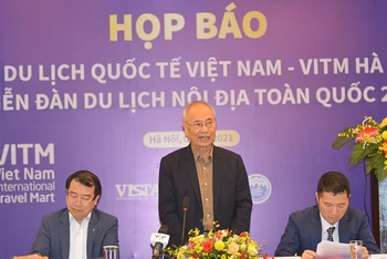 Ông Vũ Thế Bình - Phó Chủ tịch thường trực Hiệp hội Du lịch Việt Nam tại buổi họp báo về Hội chợ VITM Hà Nội 2021 và Diễn đàn Du lịch Nội địa toàn quốc 2021. (Ảnh: VITA)