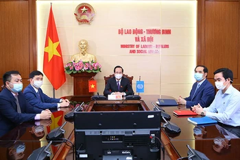 Đoàn đại biểu Việt Nam dự Phiên họp (Ảnh: Molisa).