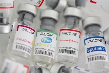 Các loại vaccine ngừa Covid-19. (Ảnh: Reuters)