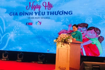 Chủ tịch Hội Liên hiệp Phụ nữ Việt Nam Hà Thị Nga phát biểu tại chương trình.
