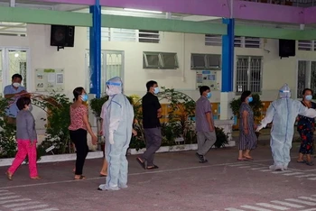 Tiến hành xét nghiệm cho người dân quanh khu vực chợ Sơn Kỳ, Tân Phú.