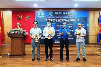 Đại diện Thành đoàn, Hội Sinh viên thành phố Hà Nội và dự án AICovidVN phát động cuộc thi. 