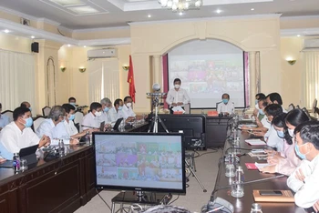 Chủ tịch UBND tỉnh Đồng Tháp Phạm Thiện Nghĩa chỉ đạo tại cuộc họp trực tuyến của Ban Chỉ đạo phòng, chống dịch Covid-19 tỉnh Đồng Tháp vào ngày 28/6.