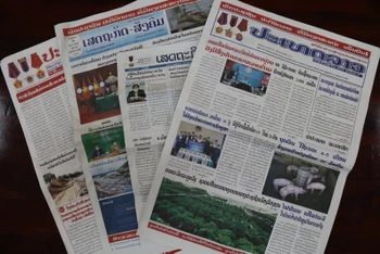 Báo chí Lào ngày 29/6 đưa tin về quan hệ Việt Nam - Lào.