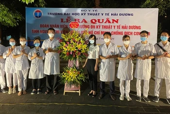Hơn 300 sinh viên Đại học Kỹ thuật y tế Hải Dương tình nguyện vào TP Hồ Chí Minh chống dịch