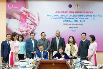 Nhiều hỗ trợ tích cực cho ngành y tế Việt Nam