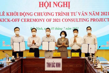 Tỉnh Bắc Ninh và Công ty Samsung chứng kiến chương trình tư vấn cải tiến doanh nghiệp giữa Sở Công thương tỉnh, Trung tâm bán hàng Samsung Việt Nam, Công ty Cổ phần Hanpo Vina, Công ty TNHH Sản xuất và Kinh doanh Thịnh vượng.