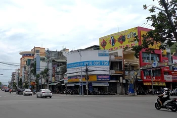 TP Quảng Ngãi, là một trong sáu địa phương thuộc tỉnh Quảng Ngãi áp dụng mức “nguy cơ rất cao” và giãn cách theo tinh thần Chỉ thị 16. 