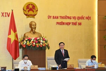 Chủ tịch Quốc hội Vương Đình Huệ phát biểu khai mạc phiên họp. Ảnh: DUY LINH