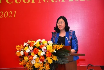 Đồng chí Bùi Thị Minh Hoài phát biểu tại Hội nghị sơ kết công tác dân vận 6 tháng đầu năm 2021.