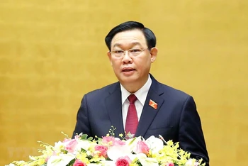 Chủ tịch Quốc hội Vương Đình Huệ, Chủ tịch Hội đồng Bầu cử quốc gia phát biểu ý kiến. (Ảnh: TTXVN)