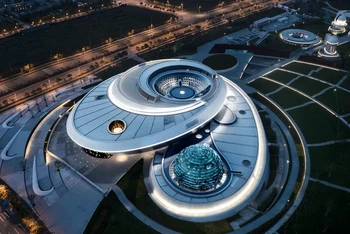 Thiết kế cảm hứng từ thiên văn của Bảo tàng Thiên văn học Thượng Hải nhìn từ trên cao. (Ảnh: CNN)
