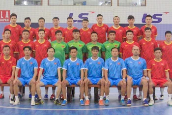 ĐT Futsal Việt Nam hội quân với lực lượng giàu kinh nghiệm và đã xuất sắc vượt qua hai trận play-off để góp mặt tại VCK FIFA Futsal World Cup Lithuania 2021. (Ảnh: VFF)