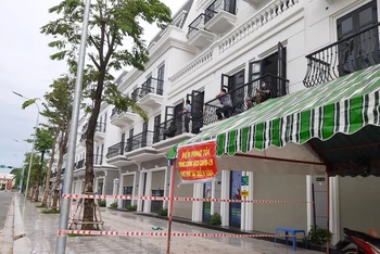 Ngân hàng VP Bank Tiền Giang bị phong tỏa sau khi phát hiện các trường hợp dương tính SARS-CoV-2.