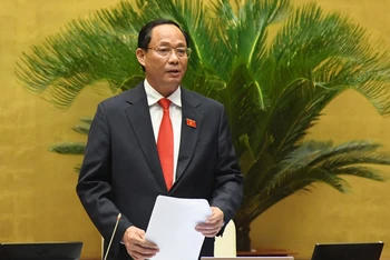 Phó Chủ tịch Quốc hội Trần Quang Phương phát biểu kết luận phiên làm việc.