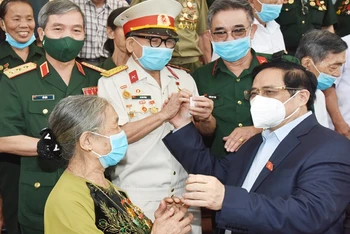Thủ tướng Phạm Minh Chính gặp mặt đại biểu người có công với cách mạng