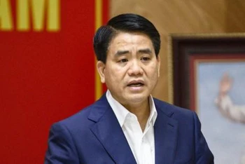 Ông Nguyễn Đức Chung bị khởi tố về tội Lợi dụng chức vụ, quyền hạn trong khi thi hành công vụ.