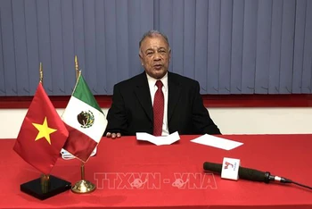Tổng Bí thư Đảng Lao động Mexico (PT) Alberto Ayana Gutiérrez trả lời phòng vấn TTXVN.