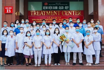 Đoàn 14 người của Bệnh viện Phong - Da liễu Trung ương Quy Hòa tăng cường hỗ trợ TP Hồ Chí Minh chống dịch. 