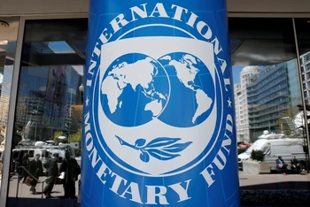 Logo của IMF. (Ảnh: Reuters)