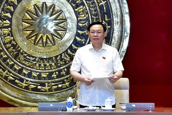Chủ tịch Quốc hội Vương Đình Huệ phát biểu tại buổi làm việc Ban Thường vụ Đảng ủy cơ quan Văn phòng Quốc hội. (Ảnh: ĐĂNG ANH)