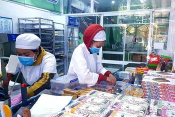 Phân xưởng đóng gói sản phẩm socola của Công ty cổ phần Fifty Frest Farms (thị trấn Cam Đức, huyện Cam Lâm, tỉnh Khánh Hòa).