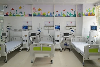 Trung tâm Hồi sức tích cực điều trị bệnh nhân Covid-19 nặng tại Bắc Ninh 