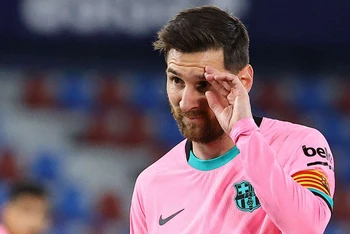 Lionel Messi đang đối mặt với tương lai vô định khi rời Barca. (Ảnh: Goal) 