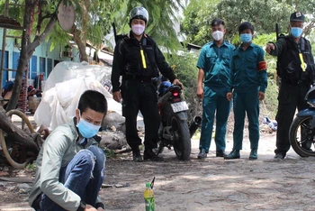 Nguyễn Văn Nam bị phát hiện khi bỏ trốn nơi cách ly và điều trị Covid-19.