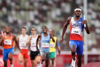 Mỹ khẳng định sự thống trị trên đường chạy tiếp sức 4x400m tại Olympic. (Ảnh: Getty Images)