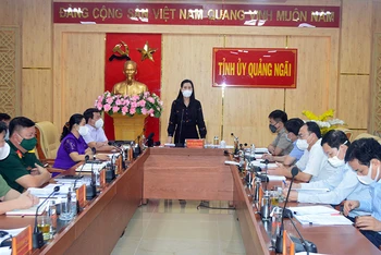 Đồng chí Bùi Thị Quỳnh Vân, Bí thư Tỉnh ủy, Chủ tịch Hội đồng nhân dân tỉnh Quảng Ngãi phát biểu chỉ đạo tại cuộc họp. 