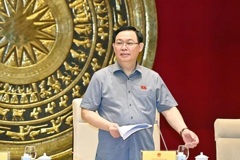 Chủ tịch Quốc hội Vương Đình Huệ phát biểu tại buổi làm việc (Ảnh: DUY LINH).