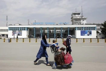 Ảnh chụp mặt trước sân bay quốc tế Hamid Karzai tại Kabul, năm 2016. (Ảnh: Reuters)