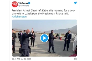 Kênh TOLOnews chia sẻ clip ông Ghani rời Kabul vào sáng 15/7/2021 để bắt đầu chuyến thăm hai ngày tới Uzbekistan.