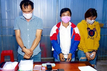 Các đối tượng vận chuyển ma túy bị Công an tỉnh Bạc Liêu bắt giữ.