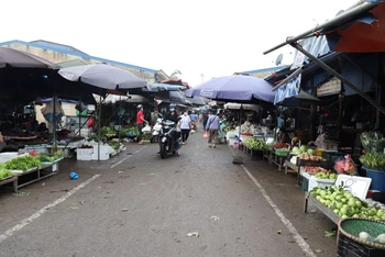 Bên trong chợ đầu mối phía nam.