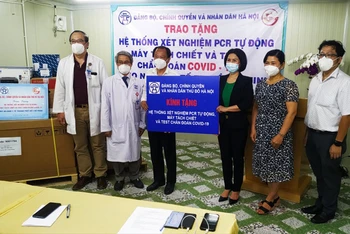 Tháng 7 vừa qua, Hà Nội đã gửi tặng TP Hồ Chí Minh hệ thống xét nghiệm PCR hiện đại