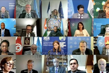 Đại diện các nước thành viên Hội đồng Bảo an Liên hợp quốc tham dự phiên thảo luận mở của Hội đồng Bảo an Liên hợp quốc ngày 24/5 về tăng cường an toàn an ninh cho lực lượng gìn giữ hòa bình. (Ảnh: TTXVN)