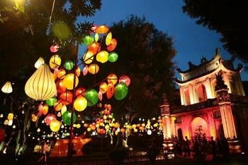 Thành phố Hà Nội dừng các hoạt động vui chơi, tập trung vào chăm sóc, tặng quà các em nhỏ nhân dịp Tết Trung thu 2021