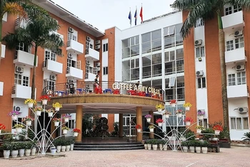 Khách sạn ARMY được trưng dụng làm Bệnh viện dã chiến số 4, quy mô 200 giường bệnh.