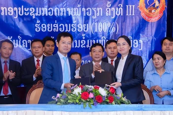 Bàn giao và đưa vào sử dụng Hệ thống đăng ký thông tin và quản lý hộ tịch của công ty Star Telecom với Bộ Nội vụ Lào.