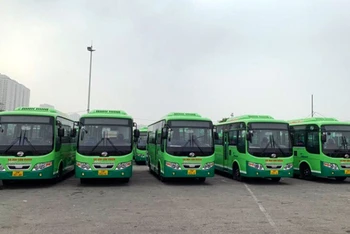 Xe buýt tại Hà Nội phải tạm dừng hoạt động để phòng, chống dịch.