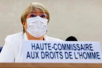 Cao ủy Liên hợp quốc về nhân quyền Michelle Bachelet trong phiên họp đặc biệt, ở Geneva, ngày 24/8. (Ảnh: Reuters)
