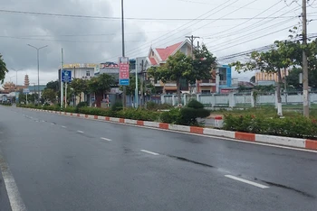 Đường phố thị xã La Gi (Bình Thuận) chiều tối ngày 25/8 khi thực hiện giãn cách xã hội theo Chỉ thị 16 với các biện pháp tăng cường cao hơn.